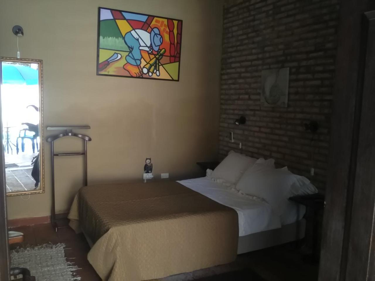 Black Cat Hostel 아순시온 외부 사진
